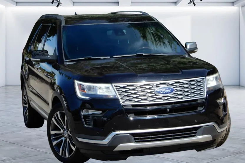 2019 Ford Explorer Platinum photo 1