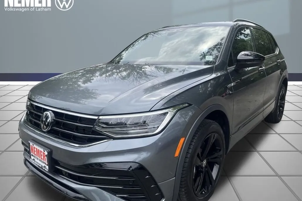 2024 Volkswagen Tiguan SE R-Line Black photo 1