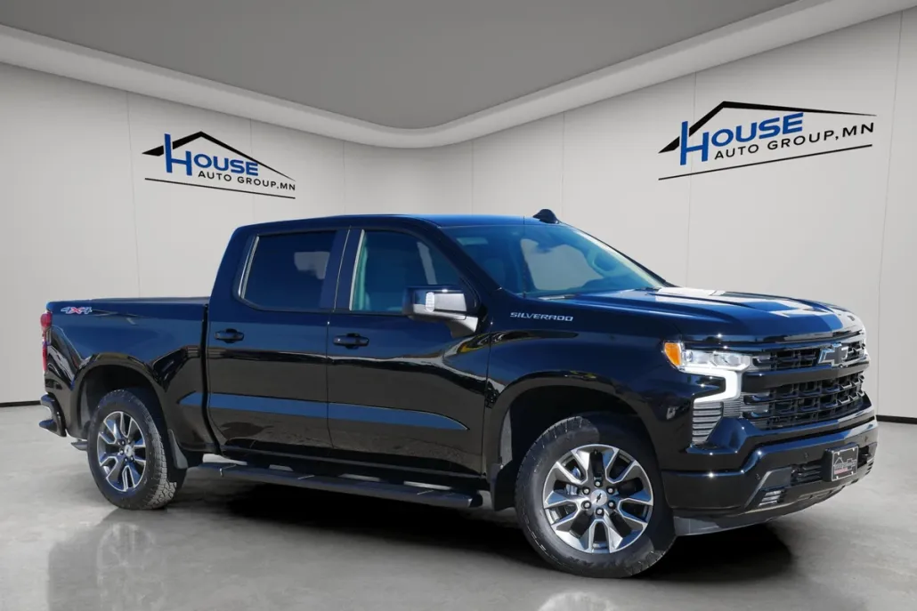 2025 Chevrolet Silverado 1500 RST photo 1