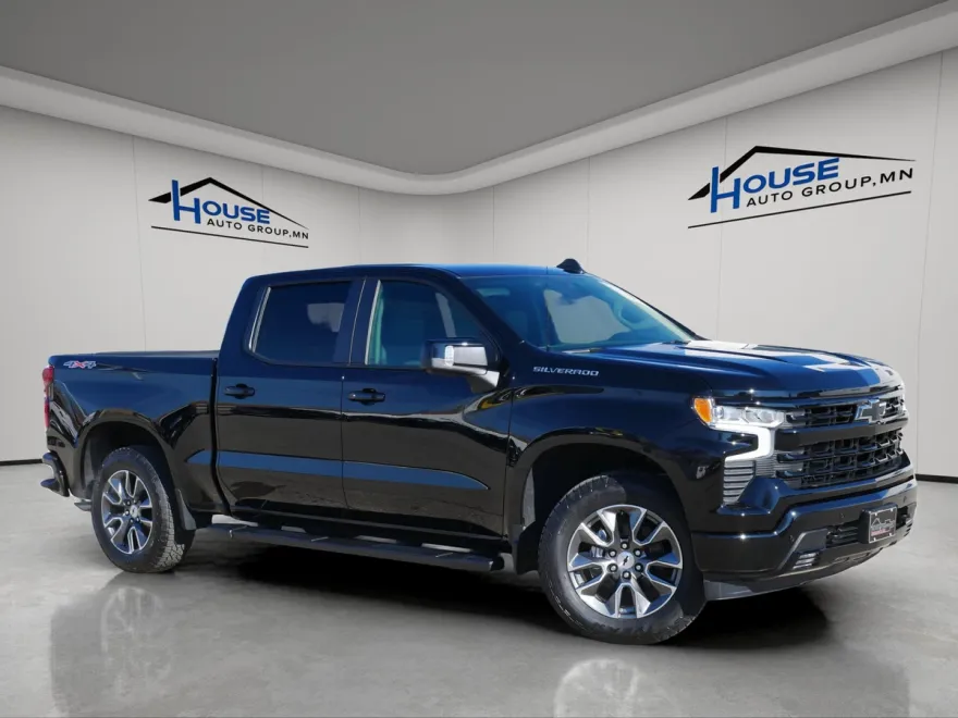 2025 Chevrolet Silverado 1500 RST photo 1