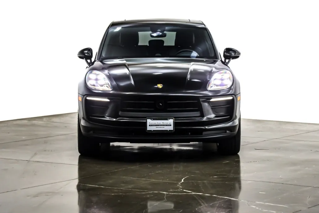 2024 Porsche Macan T photo 1