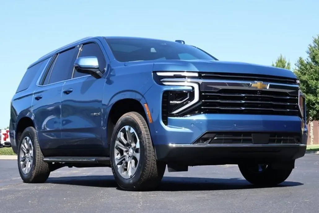 2025 Chevrolet Tahoe LT photo 1