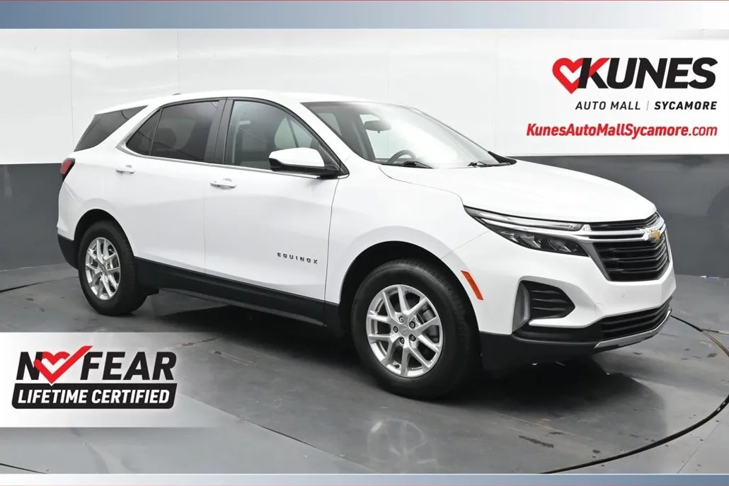 2024 Chevrolet Equinox LT photo 1