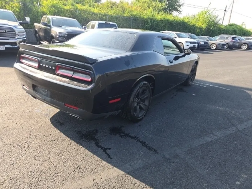 2023 Dodge Challenger SXT photo 1