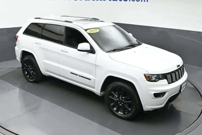 2018 Jeep Grand Cherokee Altitude photo 1