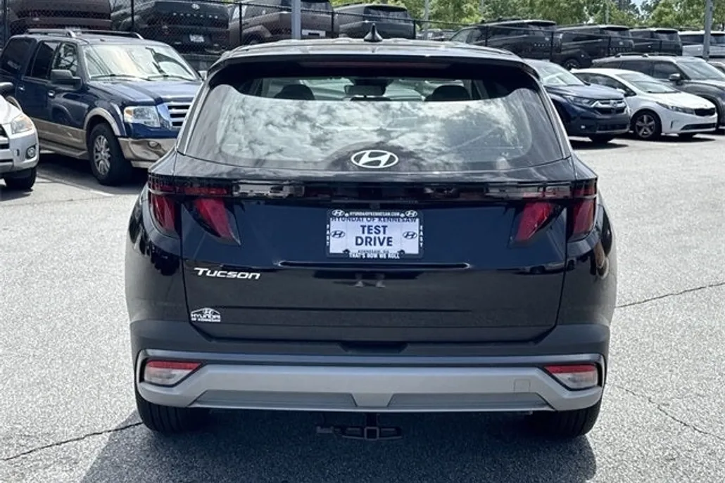2025 Hyundai Tucson SE photo 1
