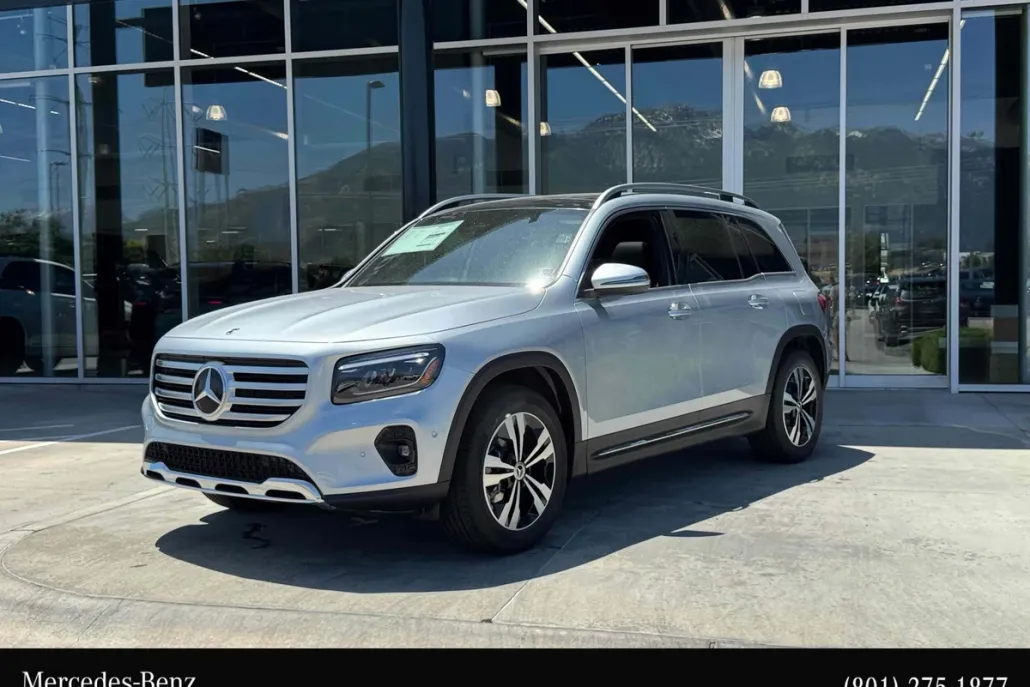 2025 Mercedes Benz GLB 250 4MATIC photo 1