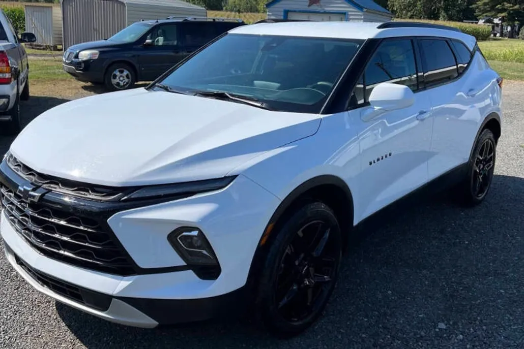 2023 Chevrolet Blazer 2LT photo 1