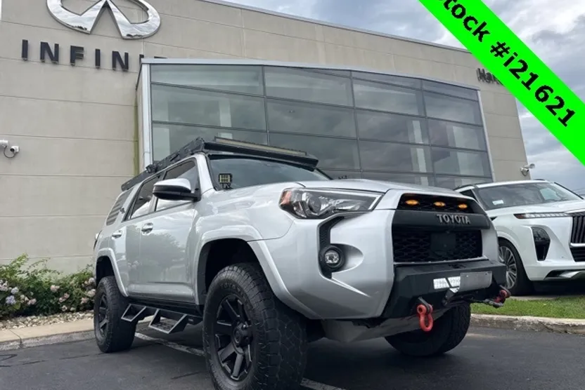 2021 Toyota 4Runner TRD Off-Road photo 1