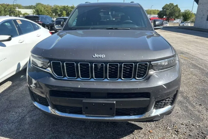 2024 Jeep Grand Cherokee Limited photo 1