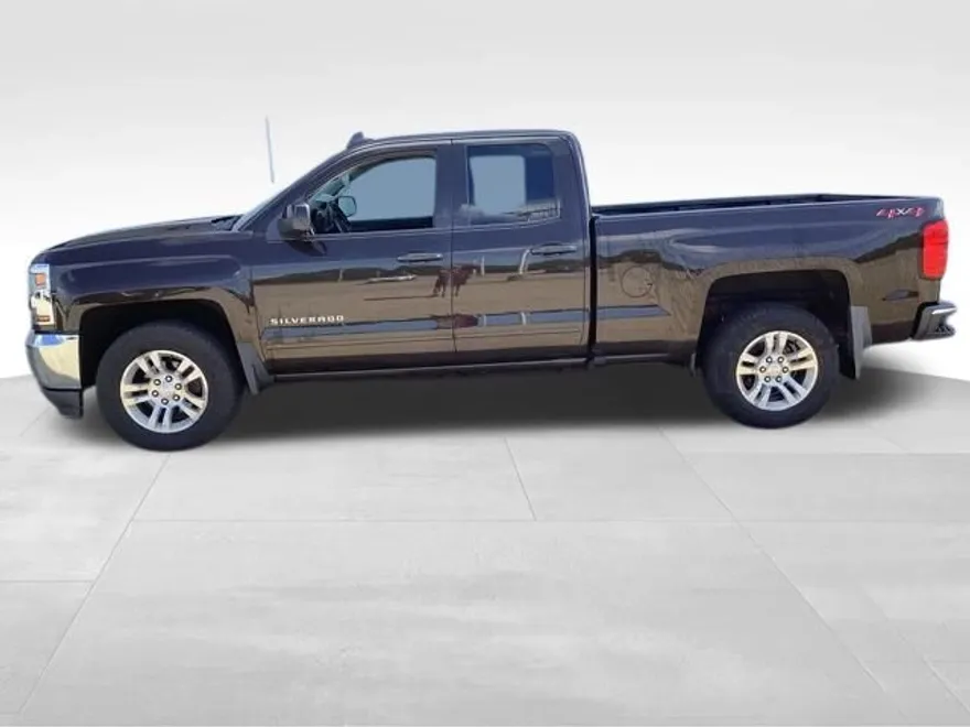 2018 Chevrolet Silverado 1500 LT photo 1