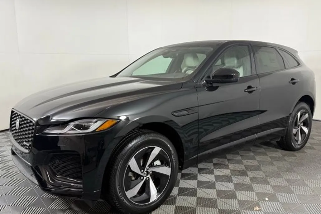 2025 Jaguar F-PACE P250 photo 1