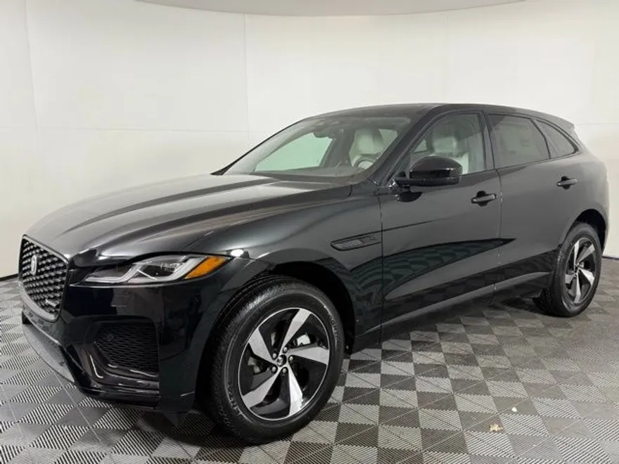 2025 Jaguar F-PACE P250 photo 1