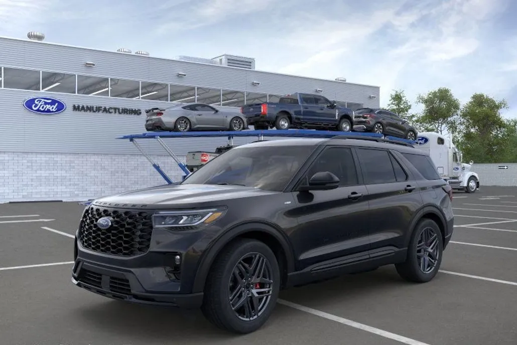 2025 Ford Explorer ST-Line photo 1