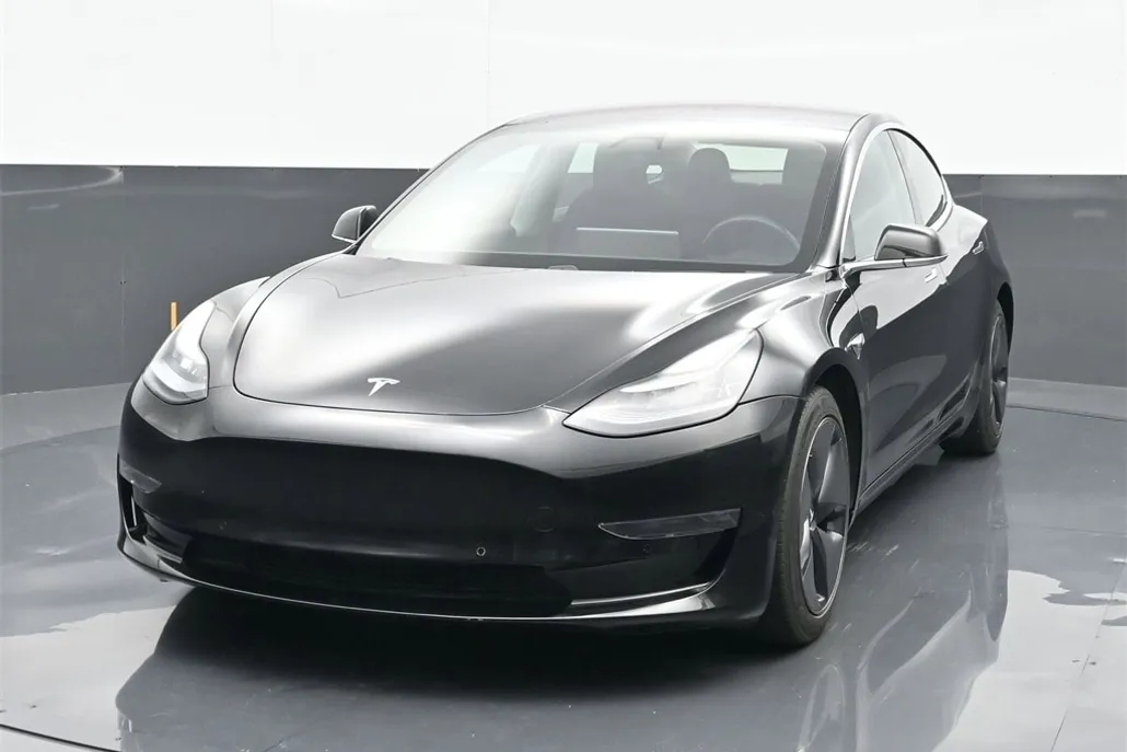2018 Tesla Model 3 Long Range photo 1