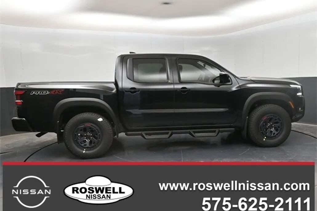 2025 Nissan Frontier PRO-4X photo 1