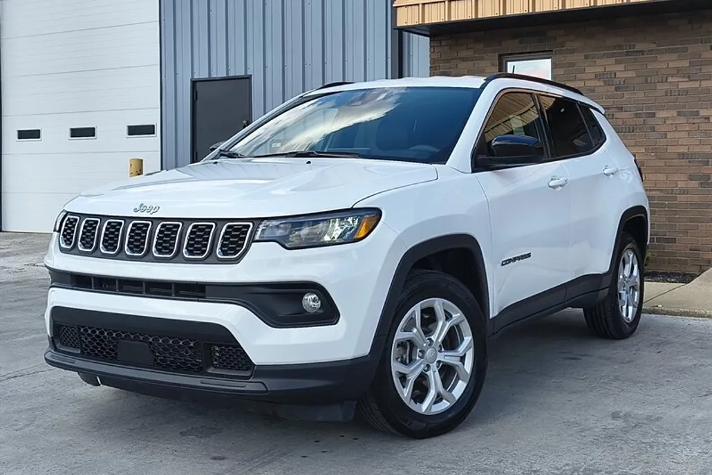 2024 Jeep Compass North Edition Latitude photo 1