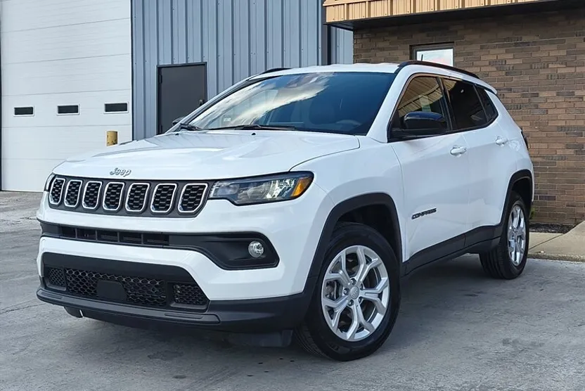 2024 Jeep Compass North Edition Latitude photo 1