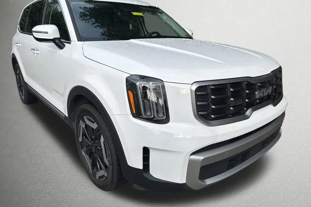 2023 Kia Telluride S photo 1