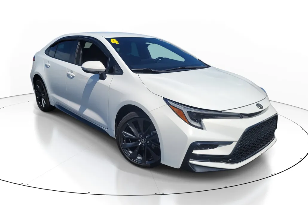 2024 Toyota Corolla SE photo 1