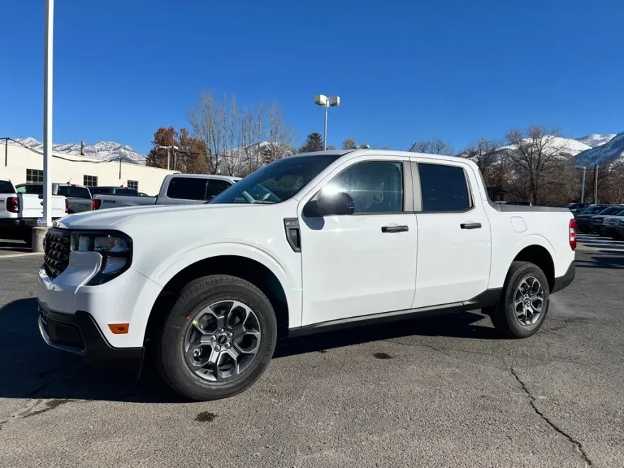 2025 Ford Maverick XLT photo 1