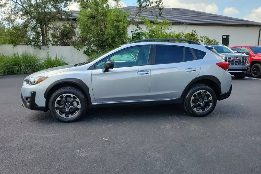 2023 Subaru Crosstrek Base photo 1