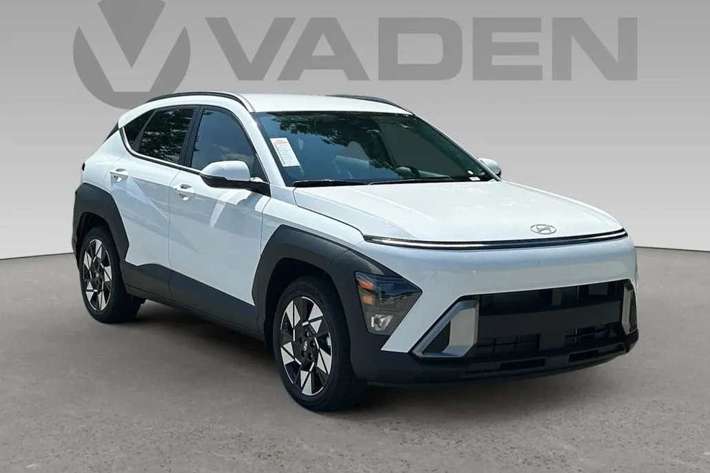 2025 Hyundai Kona SEL photo 1