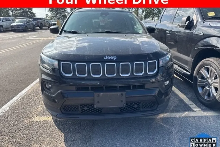 2022 Jeep Compass Latitude Lux photo 1