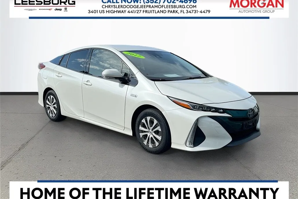 2017 Toyota Prius Prime Premium photo 1