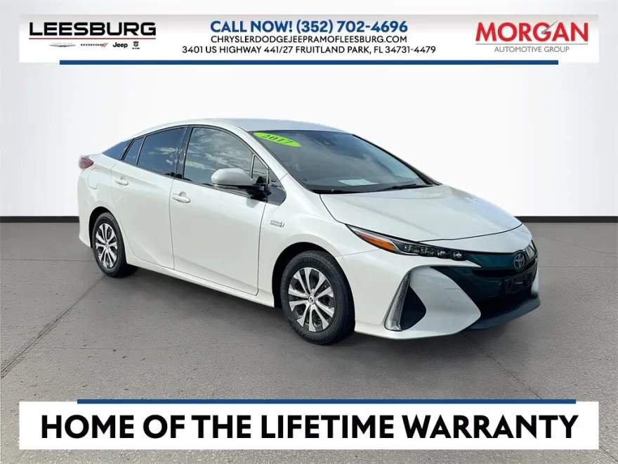 2017 Toyota Prius Prime Premium photo 1