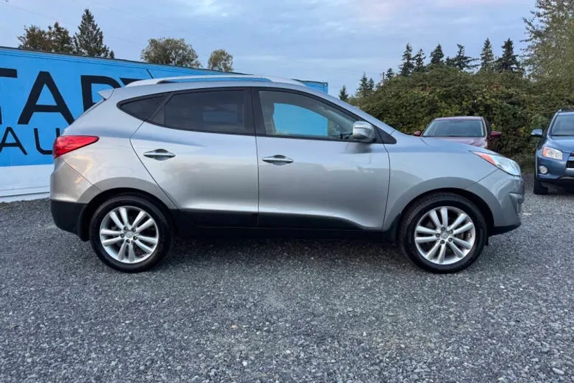 2011 Hyundai Tucson Limited photo 1