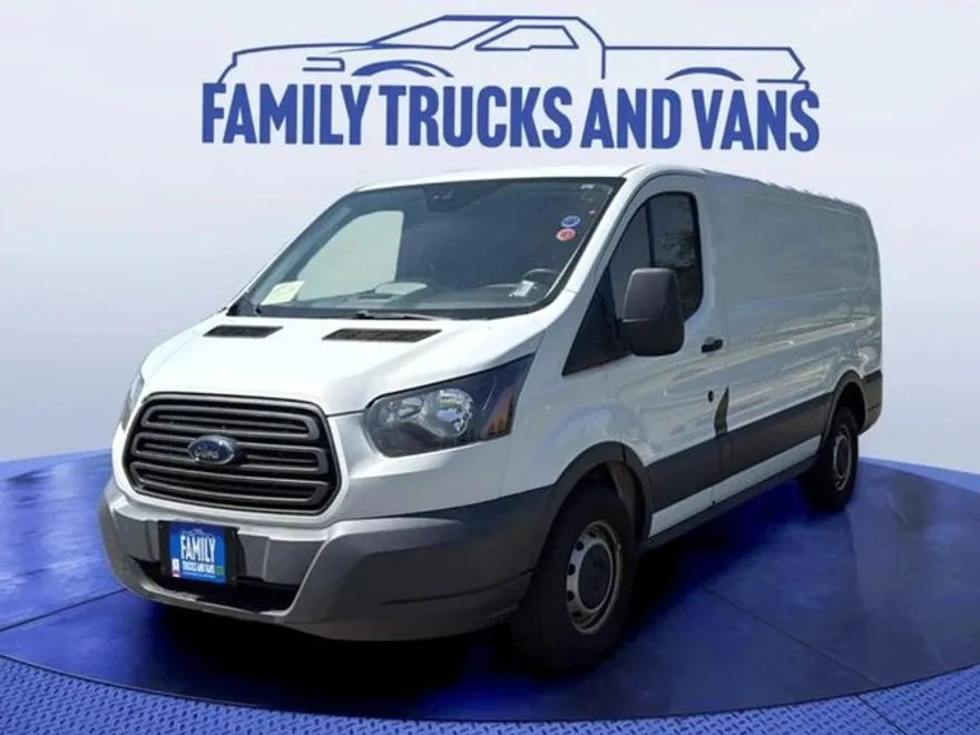 2017 Ford Transit Cargo photo 2