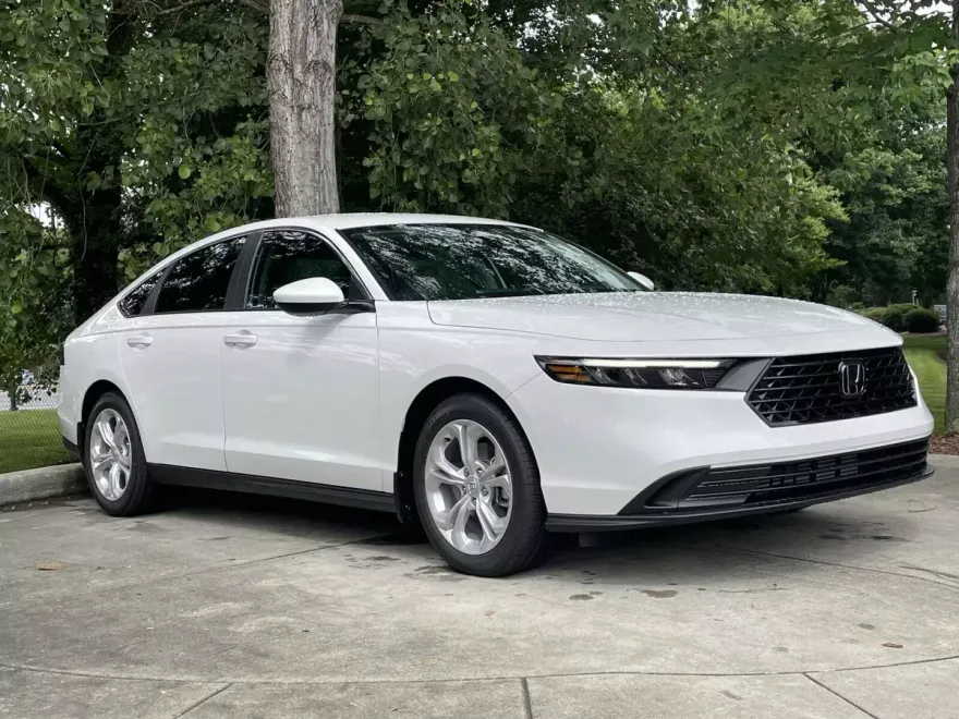 2025 Honda Accord LX photo 1