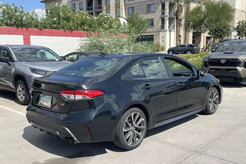 2020 Toyota Corolla SE photo 1