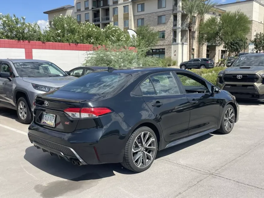 2020 Toyota Corolla SE photo 1