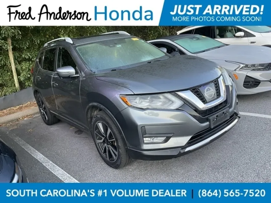 2017 Nissan Rogue SL photo 1