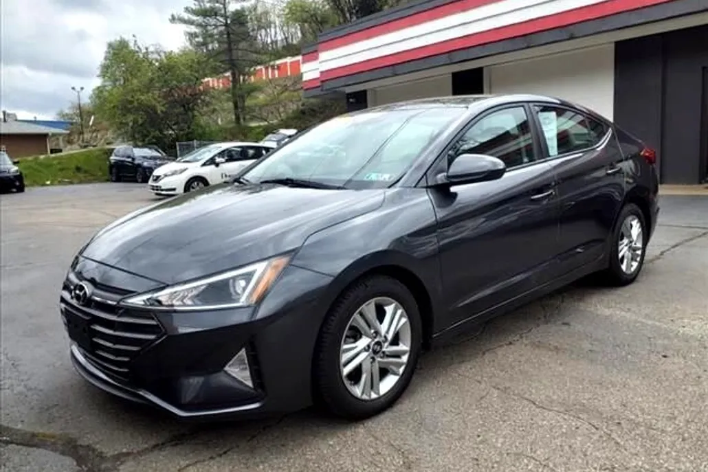2020 Hyundai Elantra Limited photo 1