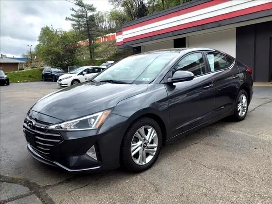 2020 Hyundai Elantra Limited photo 1