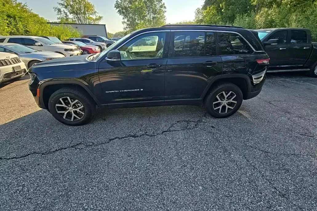 2024 Jeep Grand Cherokee Limited photo 1