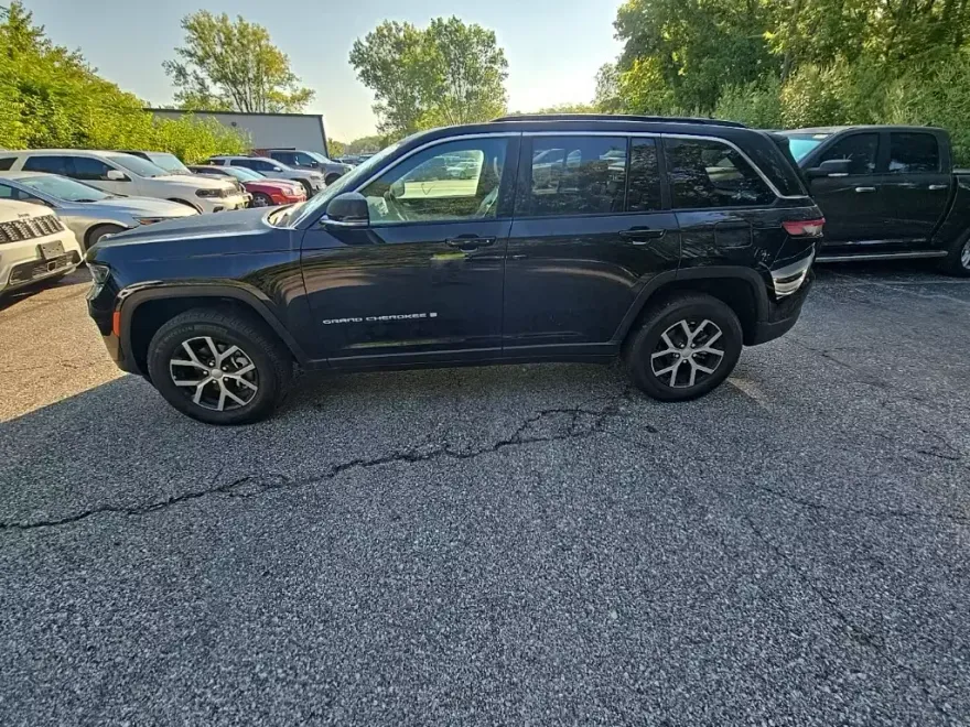 2024 Jeep Grand Cherokee Limited photo 1
