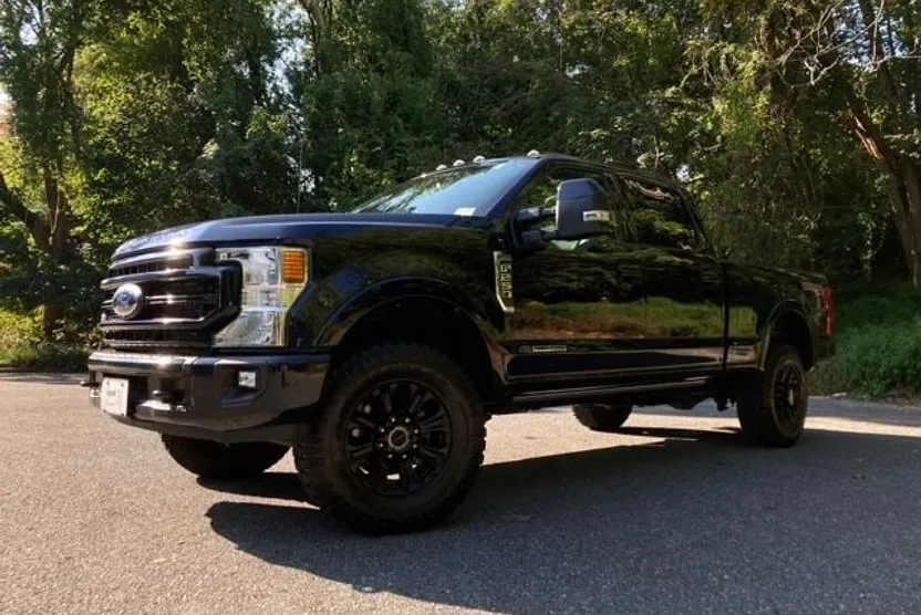 2022 Ford F-250 Lariat photo 1