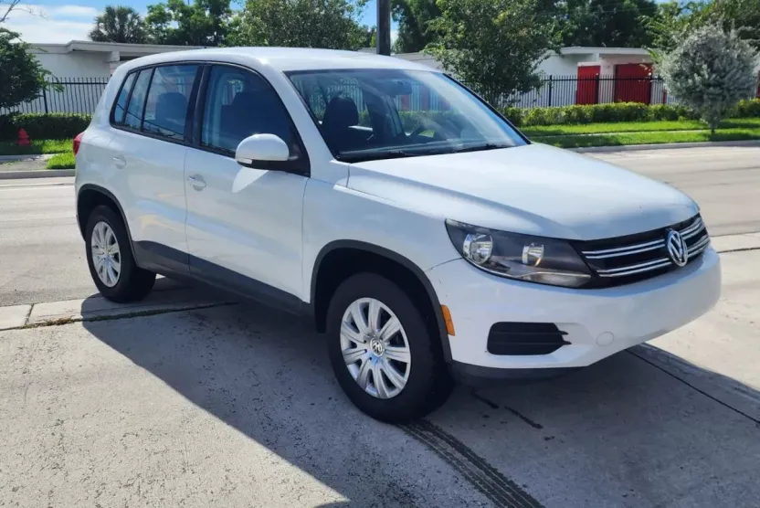 2017 Volkswagen Tiguan Limited Sport photo 1