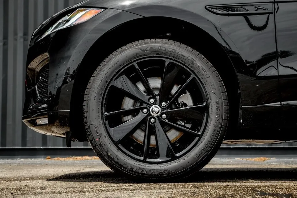 2026 Jaguar F-PACE P250 R-Dynamic S photo 1