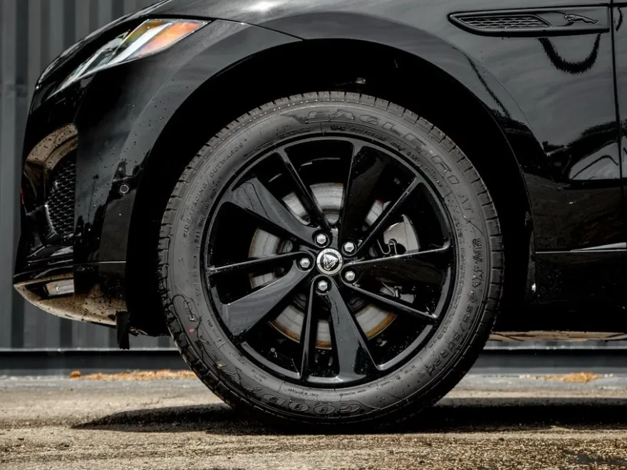 2026 Jaguar F-PACE P250 R-Dynamic S photo 1