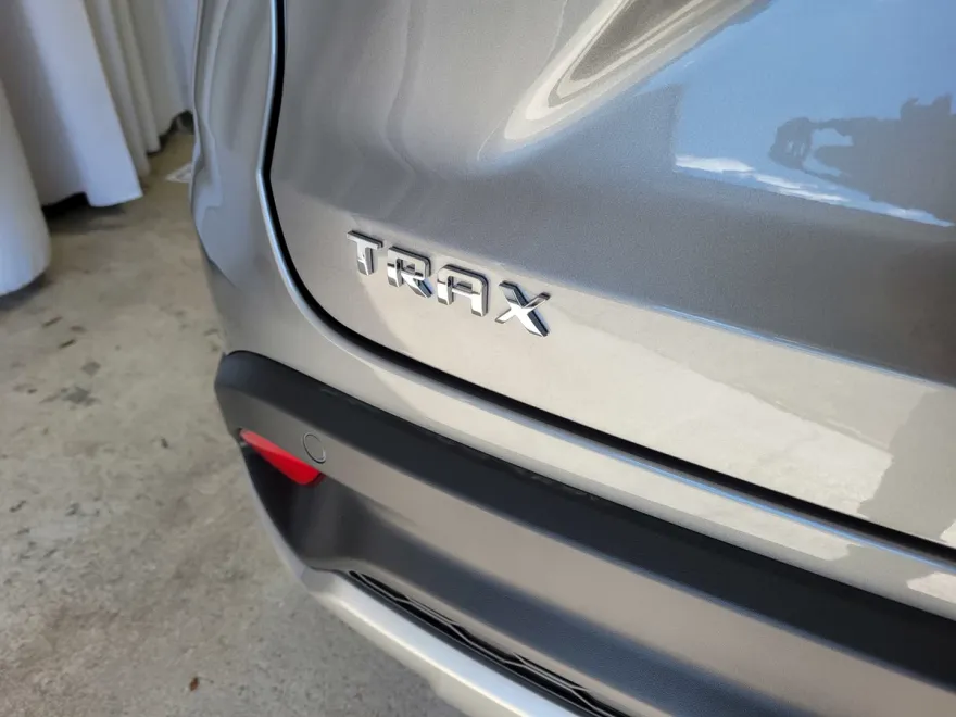 2025 Chevrolet Trax LT photo 1