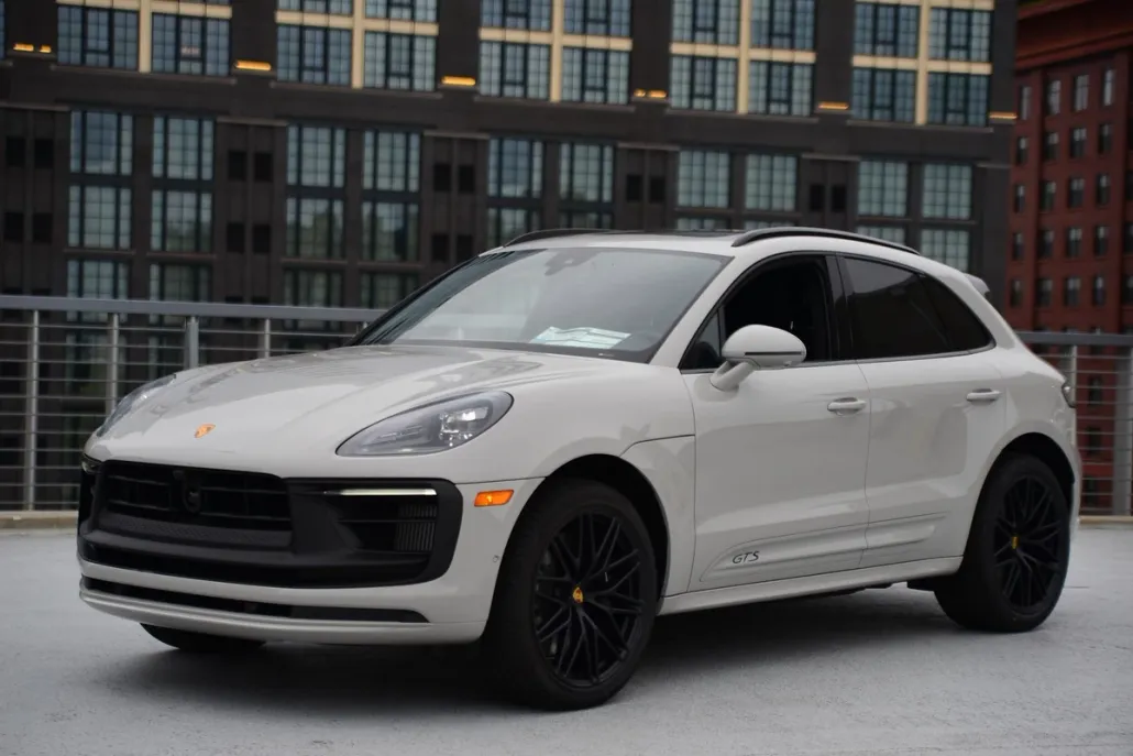 2025 Porsche Macan GTS photo 1