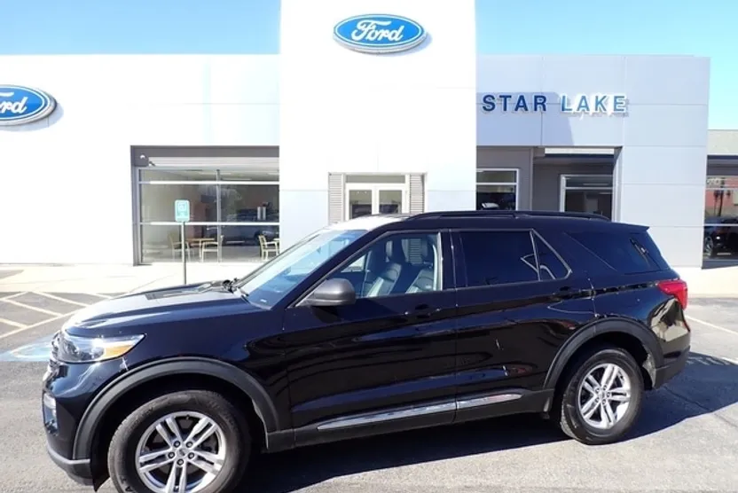 2022 Ford Explorer XLT photo 1