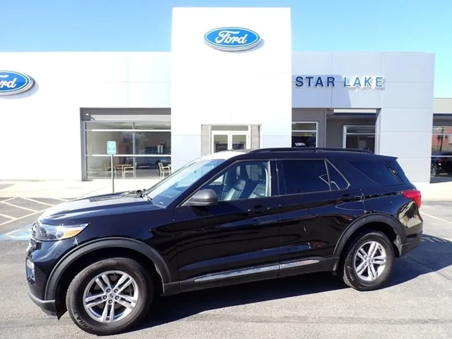 2022 Ford Explorer XLT photo 1