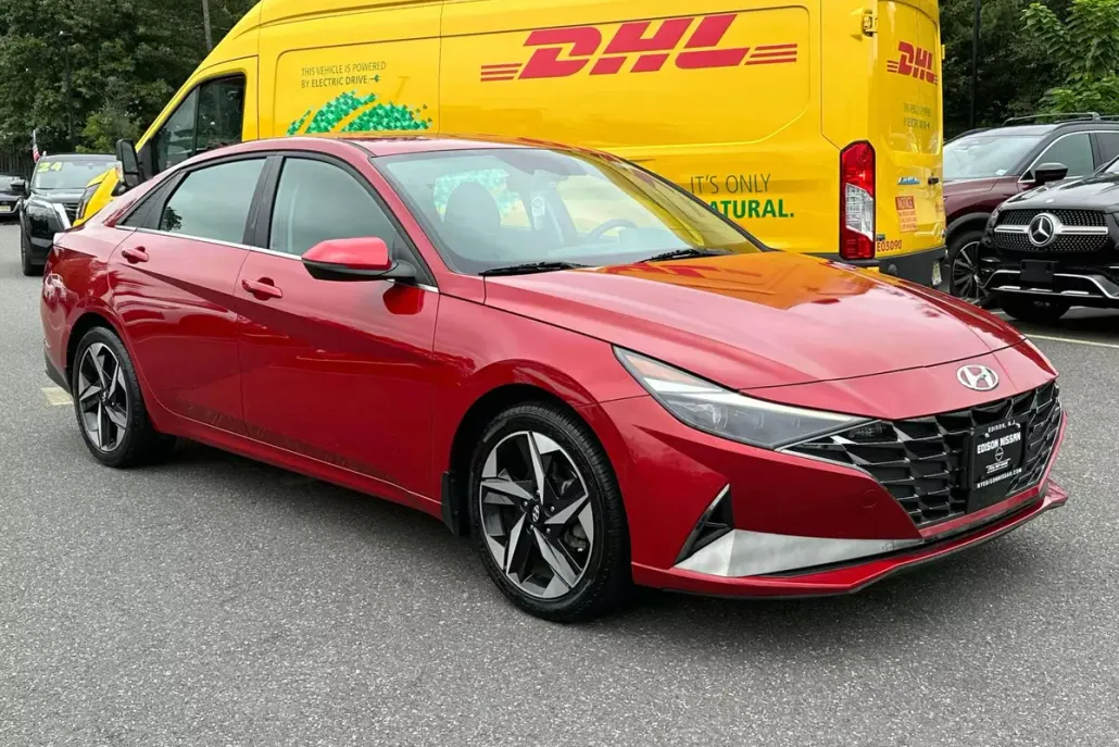 2022 Hyundai Elantra Limited photo 1