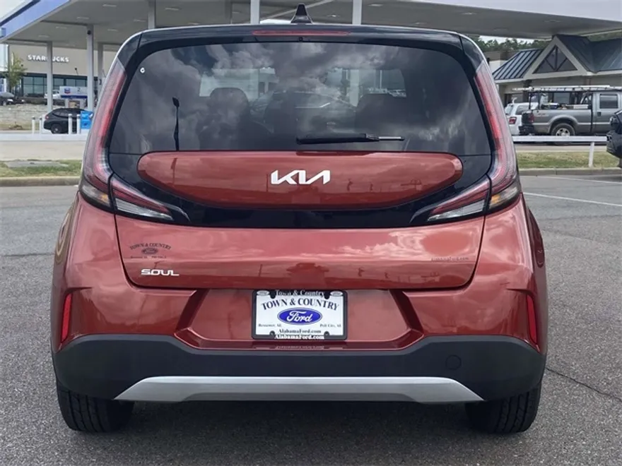 2023 Kia Soul S photo 1